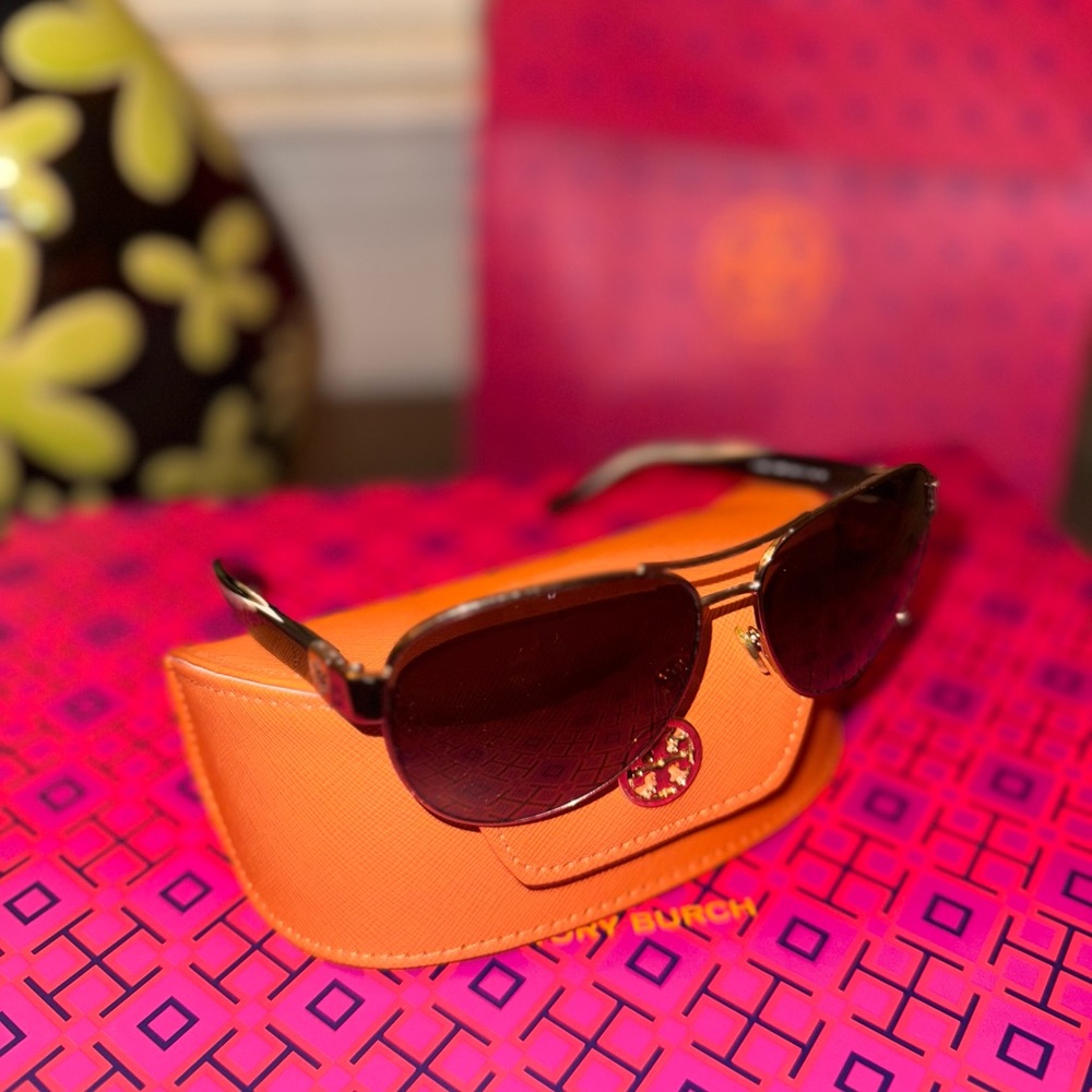 Tory Burch Aviator Sunglasses with Gold Metal FramesTY6051